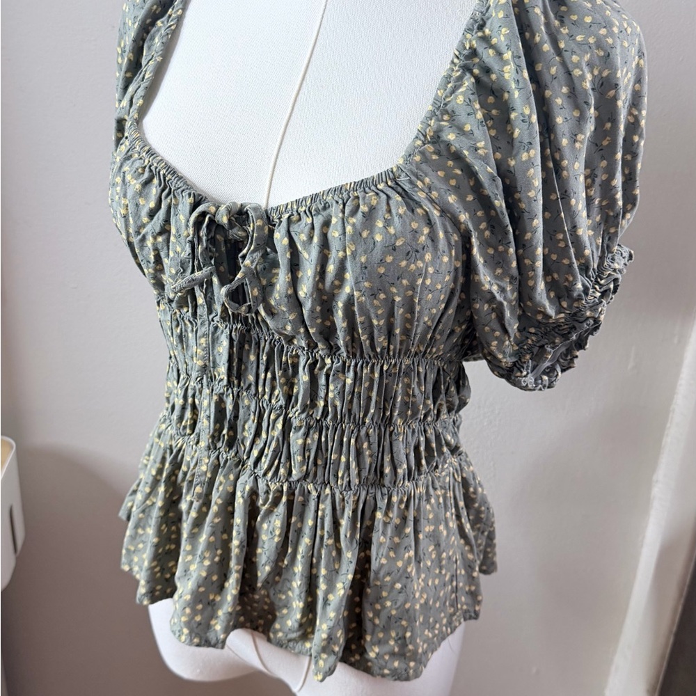 Liberty Love XL Olive Floral Smocked Peplum Puff Sleeve Blouse